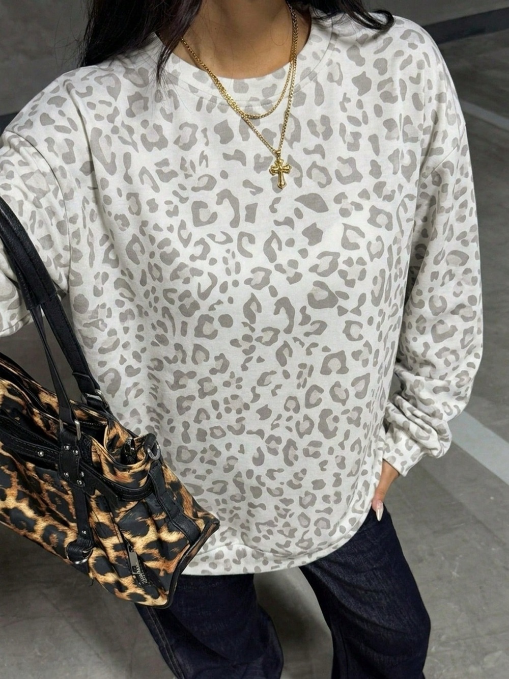 Leopard Print Crew Neck Sweatshirt